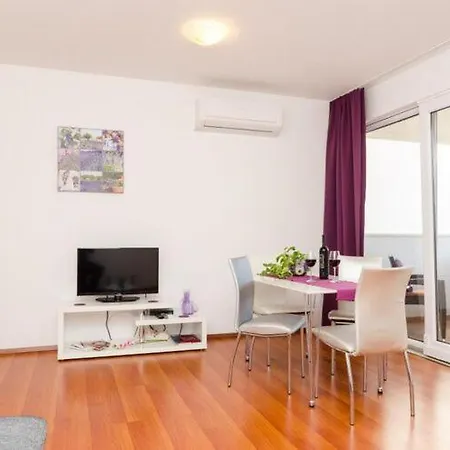 Ira - Two-bedroom With Balcony Apartman